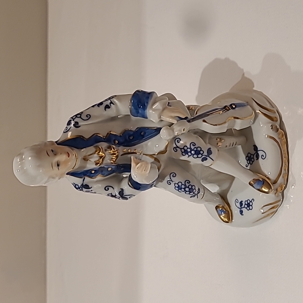 KPM Porcelain figurine figure  blue and white #4949 collection 5 1/4"